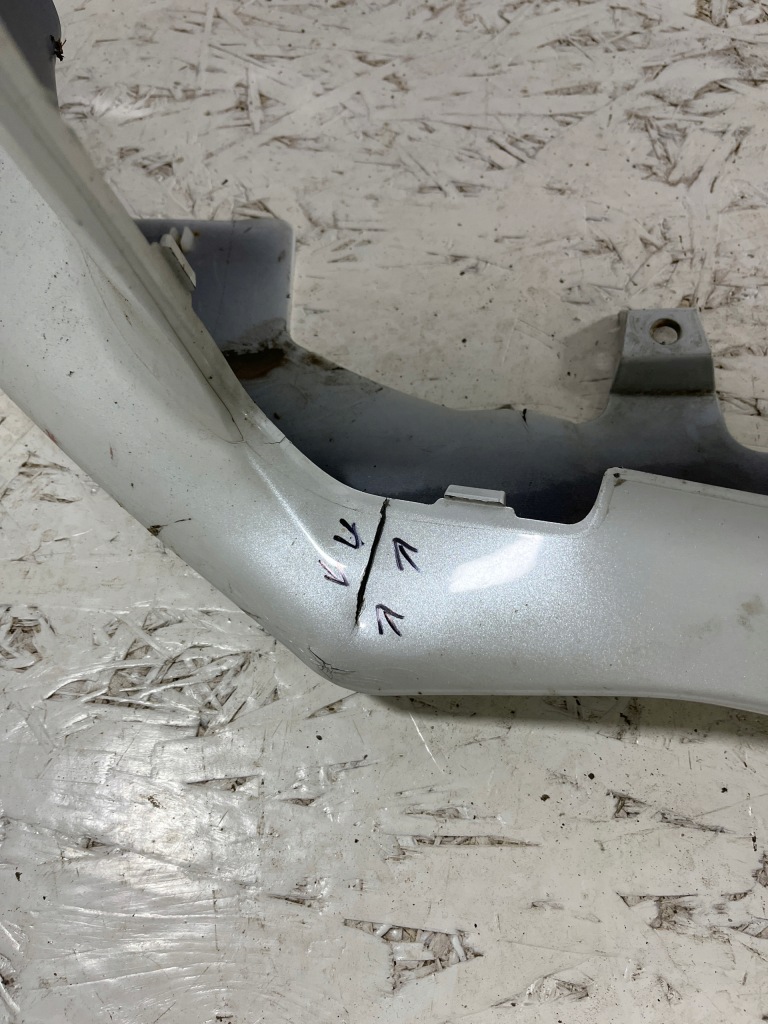 Toyota yaris iv 4 gr sport бампер передні в Україні