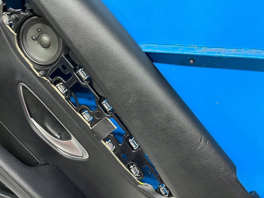 фото №3, Mercedes w205 обшивка обивка дверь правый задняя