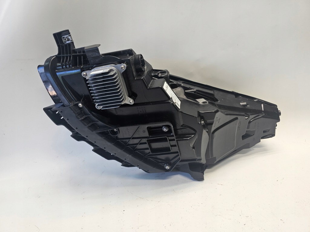 Фара full led tesla model 3 рестайлинг  / model y 2023- правый правый перед европа в Украине