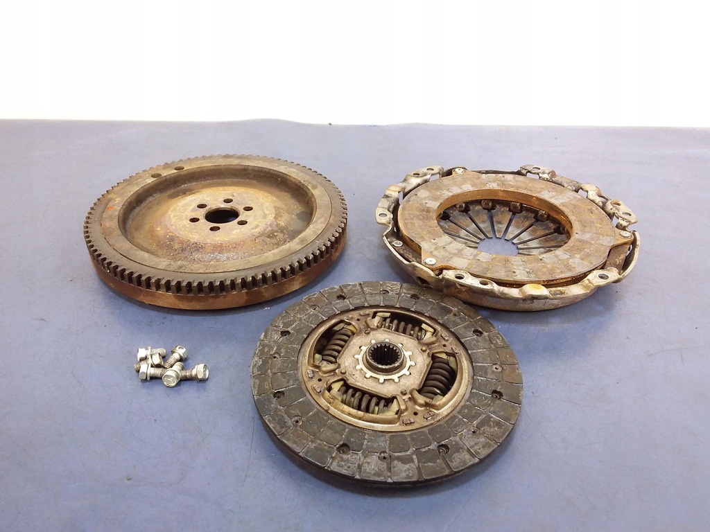 фото №3, Toyota auris 1.4d4d сцепление диск прижим