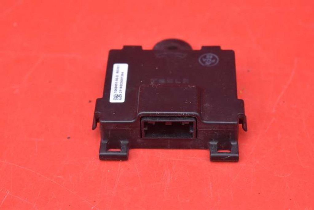 фото №6, Блок управления модуль ручка левый задняя 1069651-00-d tesla model s lift 16-21