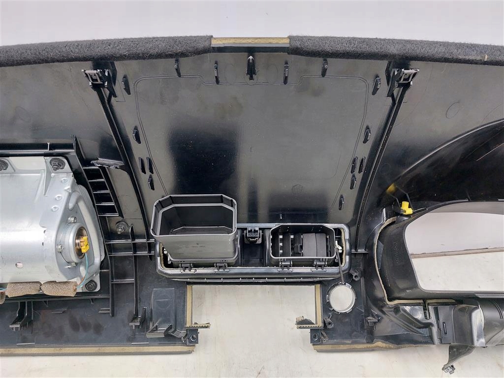 фото №8, Консоль приборная панель приборная панель volvo c30 06-12 r