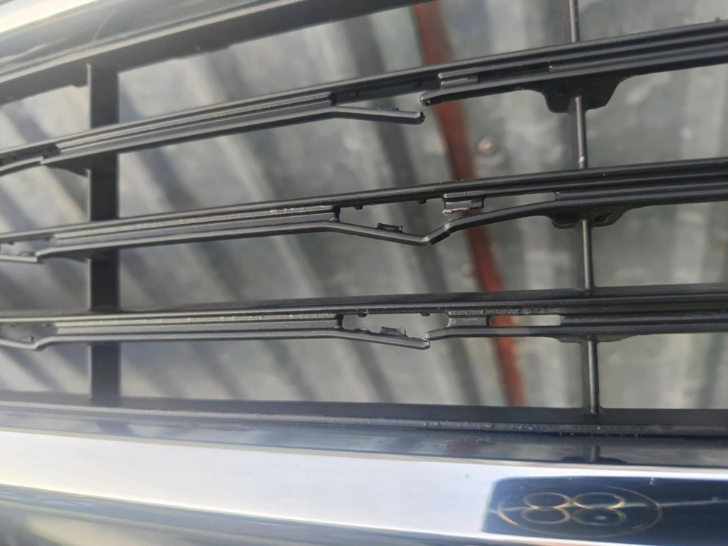 Бампер передній перед спойлер накладка решітка радіатора хром mercedes w243 eqb Київ