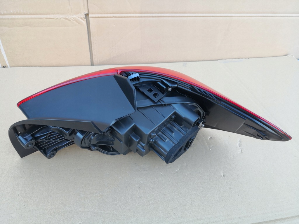 фото №14, Seat ibiza v 6f0 17- лампа задняя левая 6f0945095h