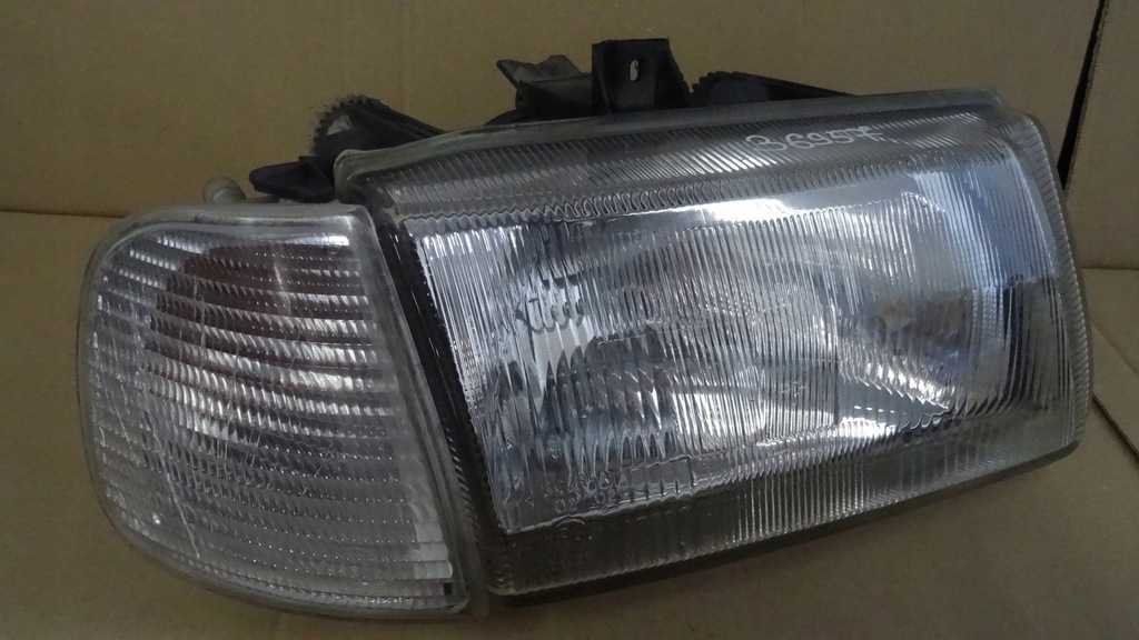 фото №3, Polo vario фара лампа права правий перед