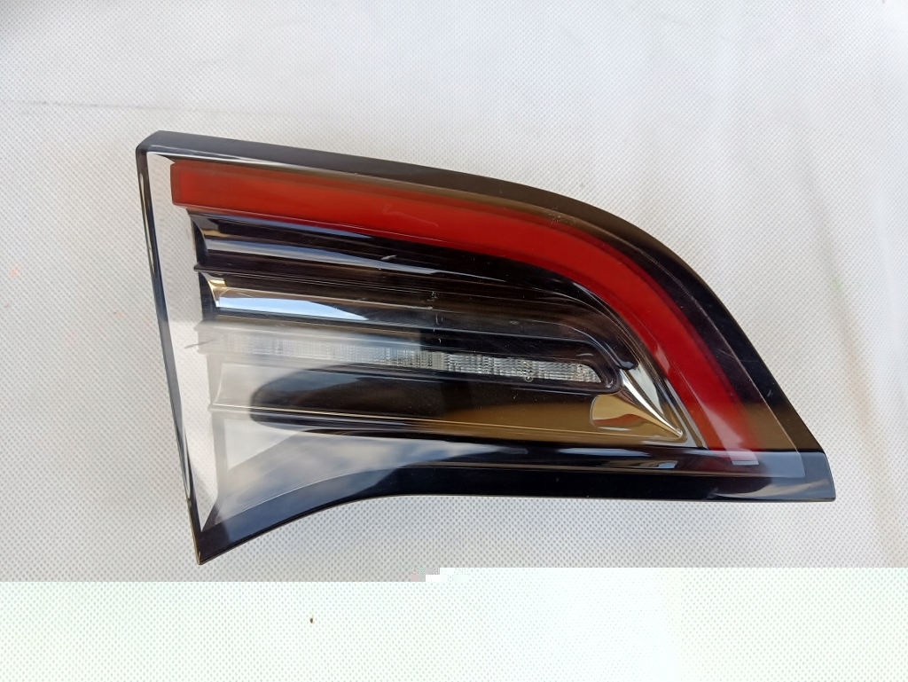 Tesla model 3 рестайлінг  фара ліва задній задня led кришка багажника Ціна