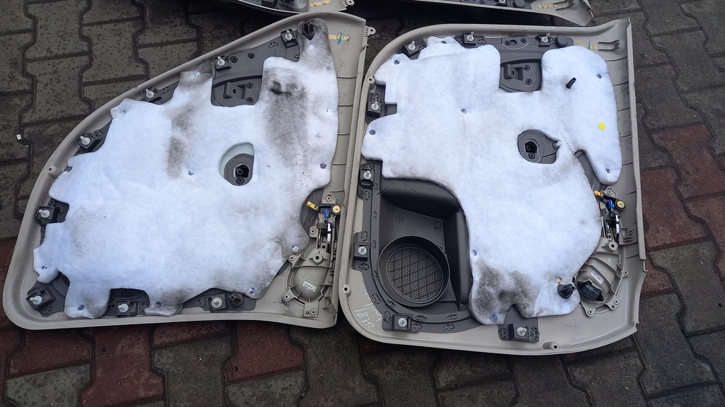 фото №7, Оббивка двері chrysler pt cruiser 01r