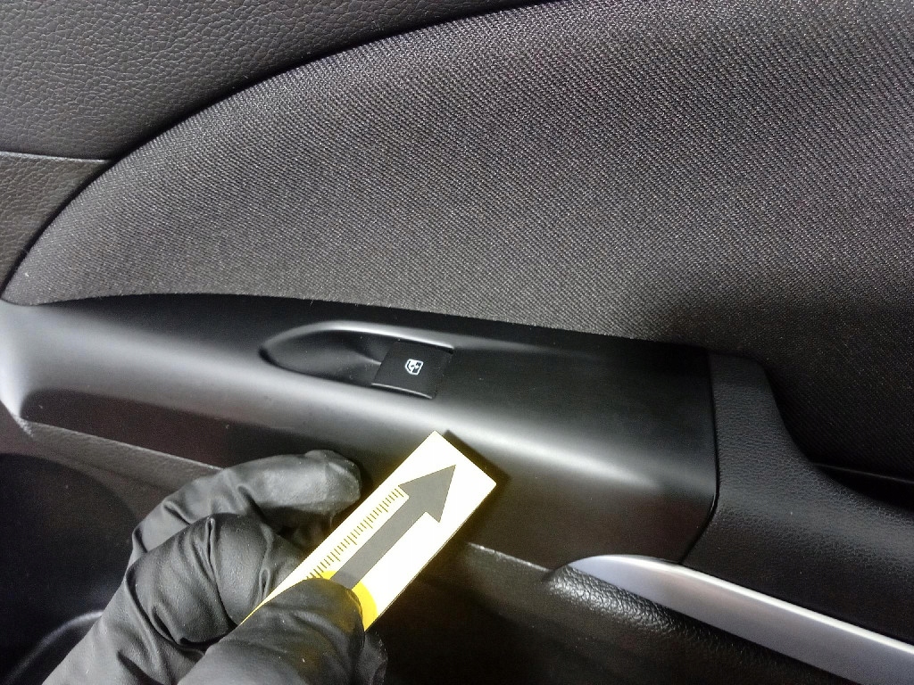 Opel zafira c 3 рестайлінг  2016- оббивка обшивка двері задній правий в Україні