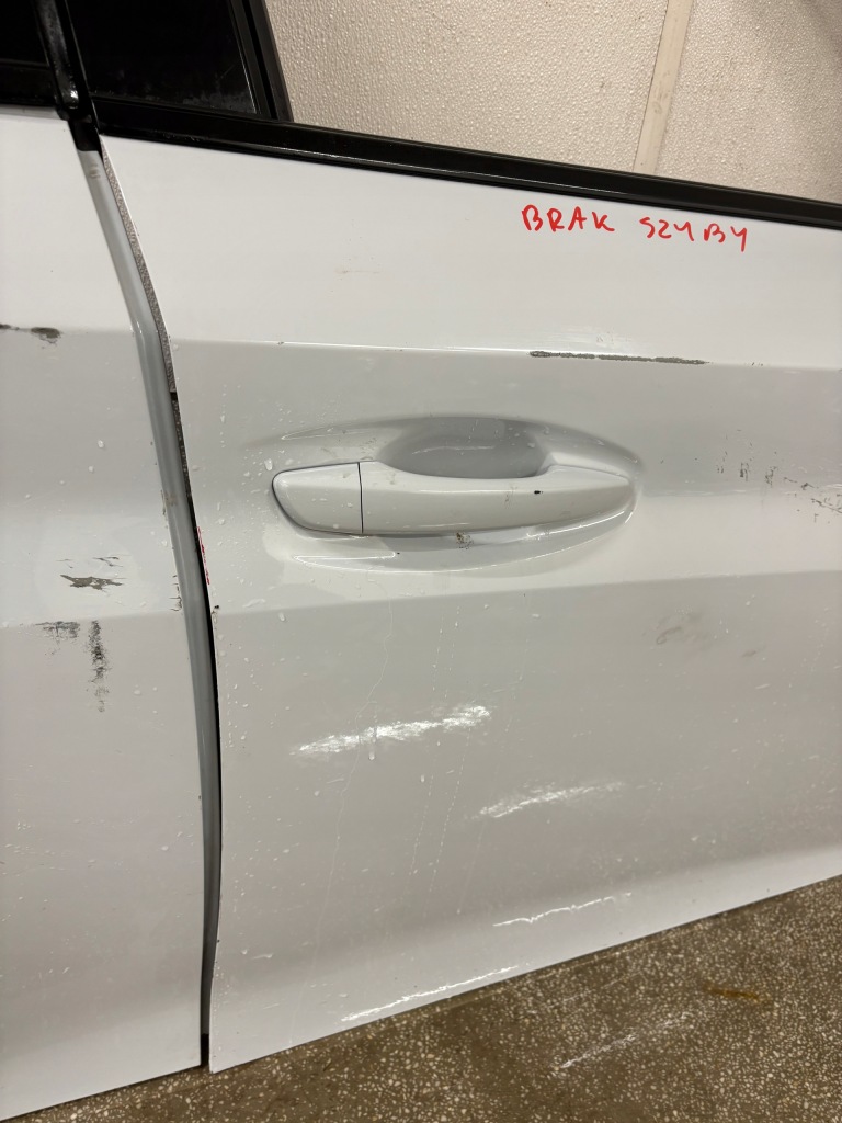 Peugeot 208 2 2 дверь правый  передок  задний правое  оригинал европа комплект b2 2 Недорого