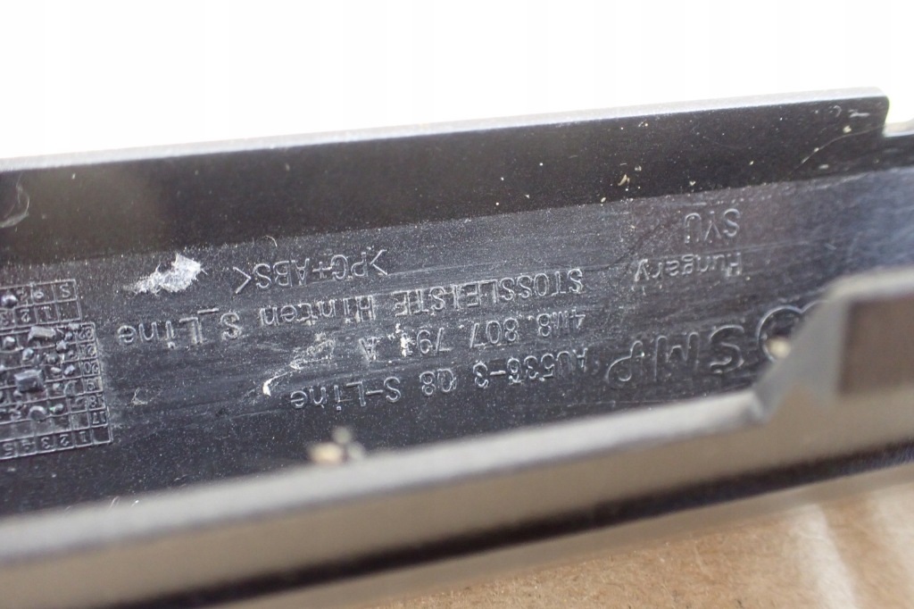 фото №9, Audi q8 s-line 4m8 молдинг бампера задня середня 4m8807791a сіра сіра