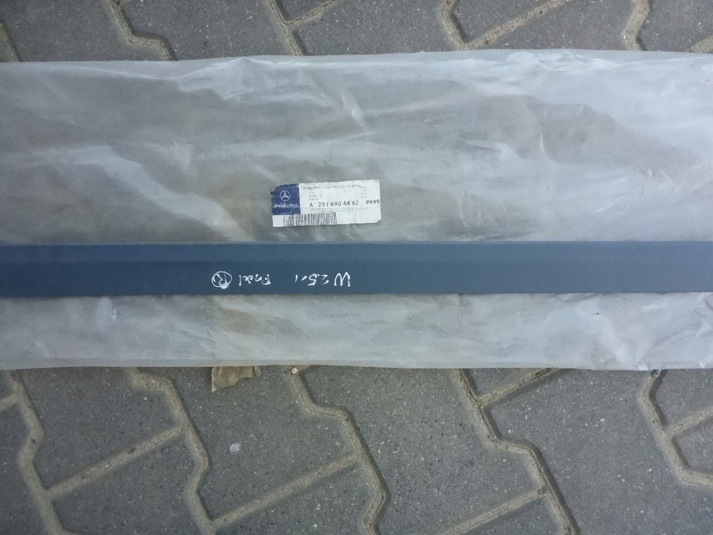 фото №3, Mercedes a251 r-klasa молдинг дверь перед правый nowa оригинал