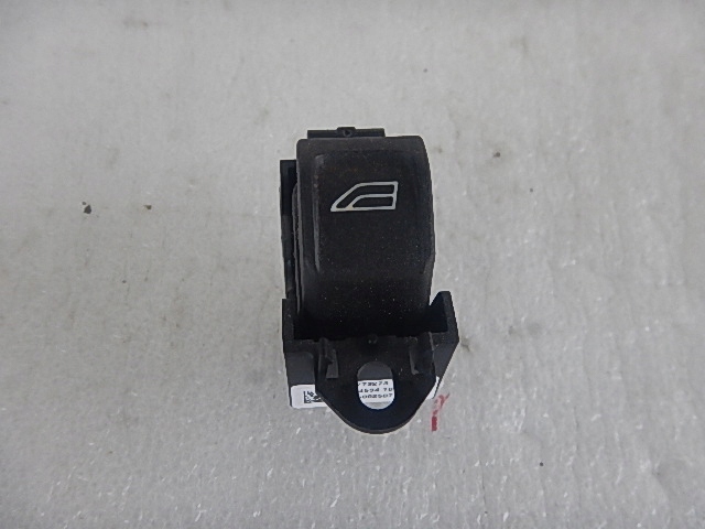 фото №1, Перемикач, світло заднього виду volvo оригінальний номер 30 729 812