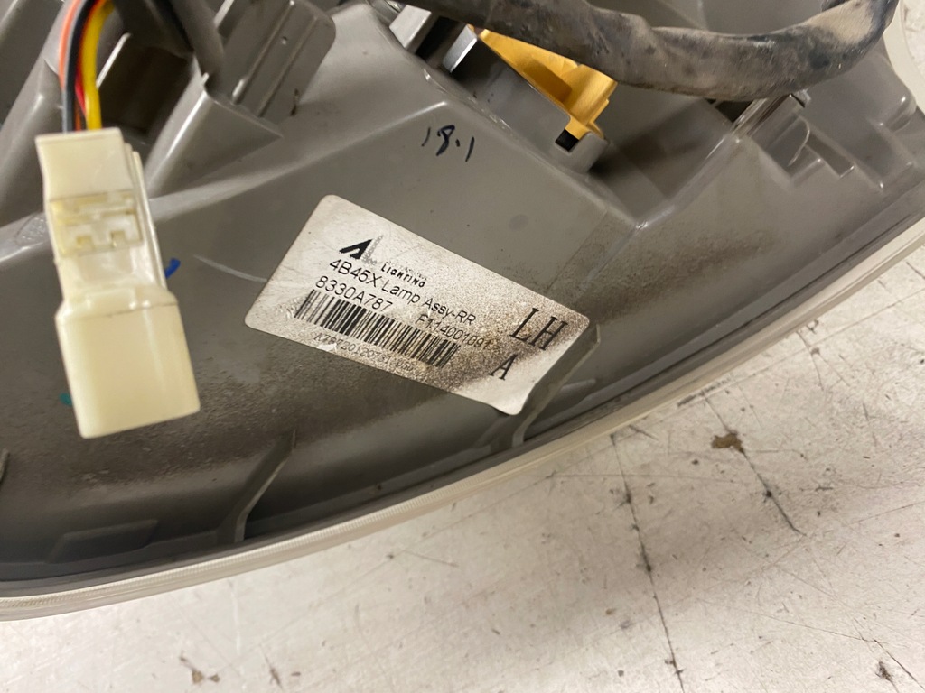 фото №9, Mitsubishi outlander iii лампа левый задняя 8330a787