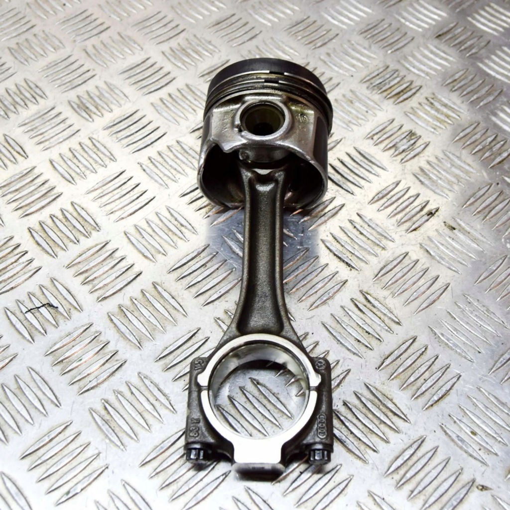 фото №1, Volkswagen golf vii 2013 поршень