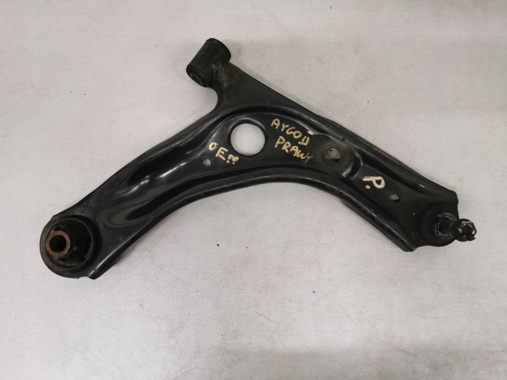 фото №1, Toyota aygo ii c1 ii 108 рычаг правый перед komplety-oryginał! 46068-0h021