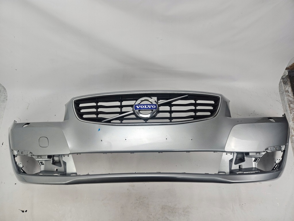 фото №1, Volvo v70 iii lift 2013 - бампер перед омыватель