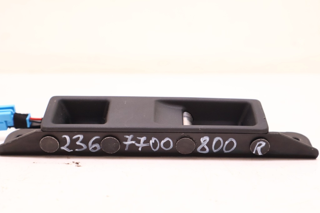 Mercedes-benz cle a236 замок засов крыша правый a2367700800 Недорого