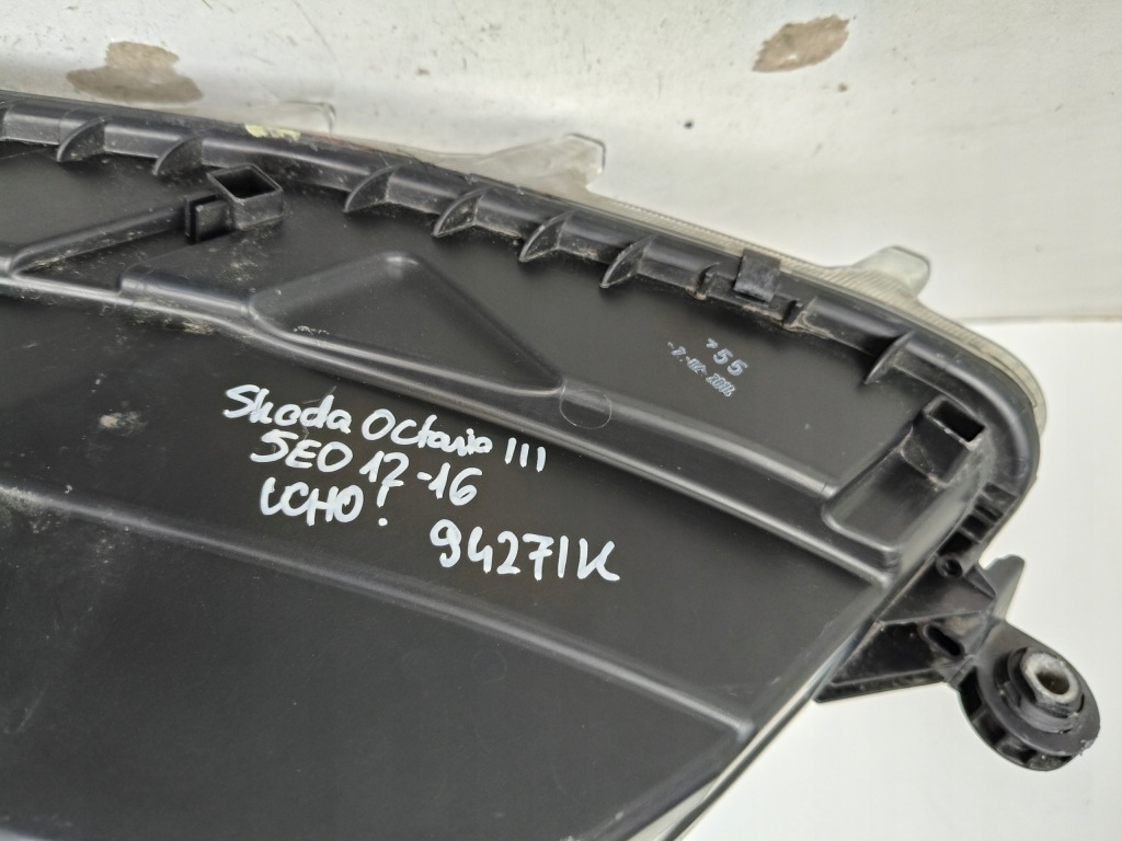 фото №11, Лампа права фара skoda octavia iii 3 5e 5e0 12-16