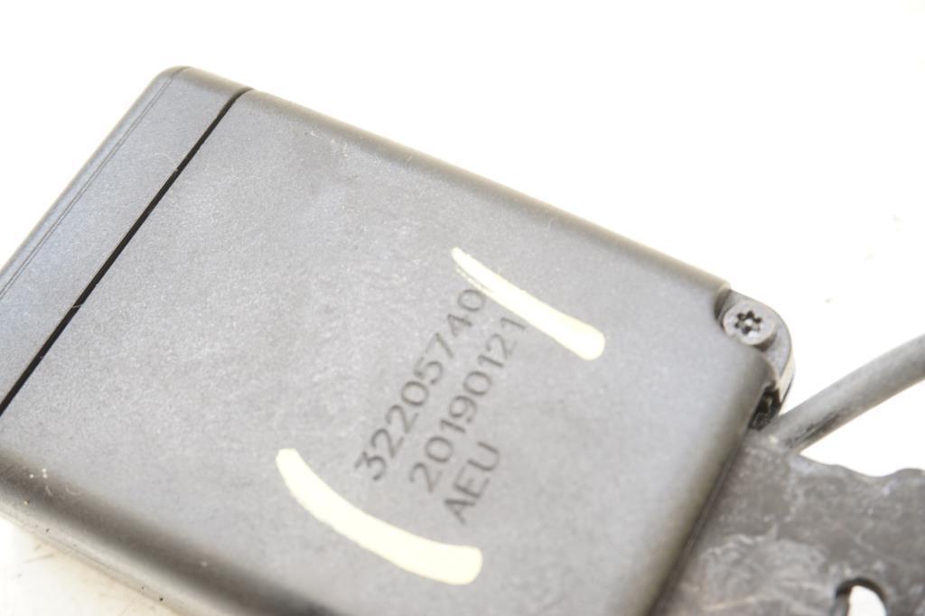 фото №6, Кліпса ременів задня правий volvo xc60 ii b4