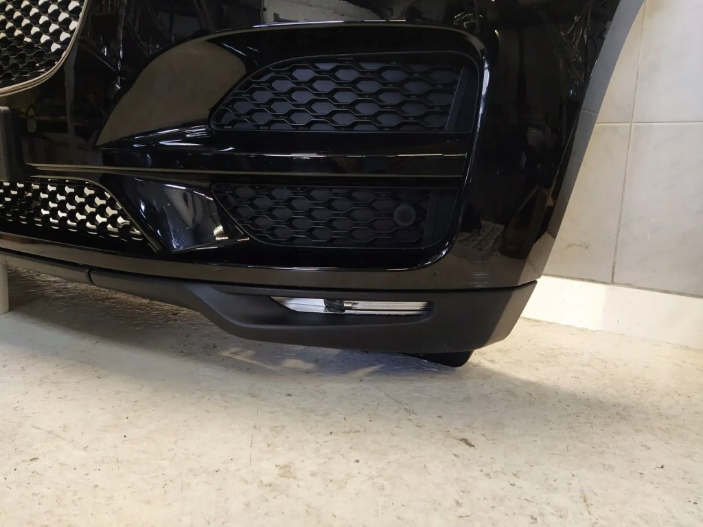 Jaguar f-pace x761 бампер перед решётка радиатора значок 4pdc противотуманные фары омыватель решётки в Украине