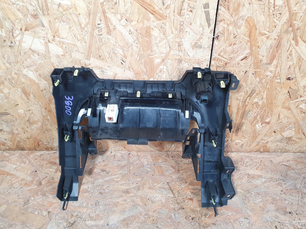 фото №3, Mazda 3 bp iv панель + кнопка запуск + разъём usb