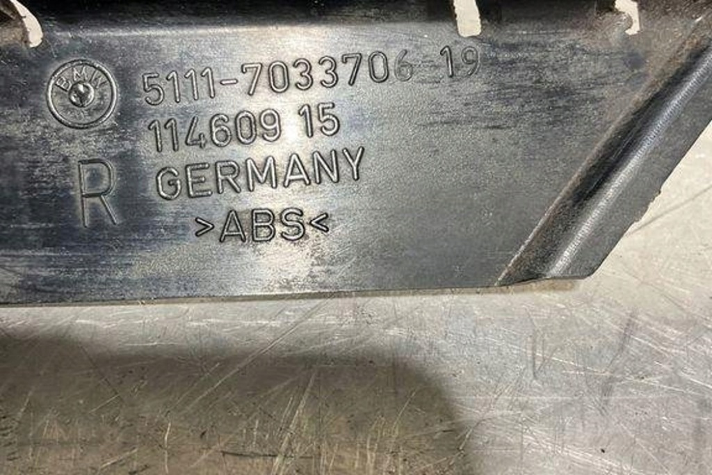 фото №9, Правый направляющая передний бампера bmw 5 e60 7033706 3.0l бензиновый 2010