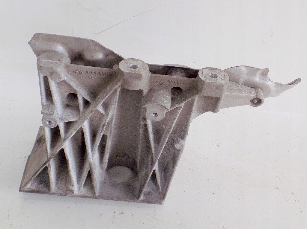 фото №4, Opel vivaro 2.0cdti -- кронштейн кронштейн 8200798760