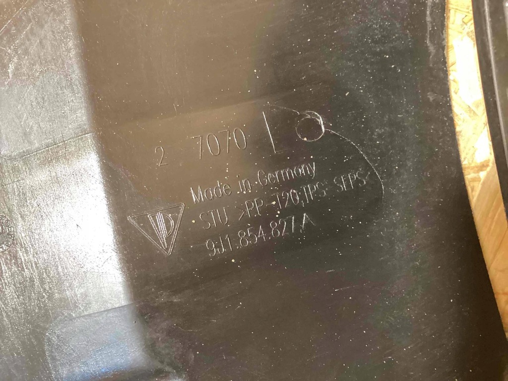 фото №6, Porsche macan молдинг резиновый задняя левая 9j1854827a