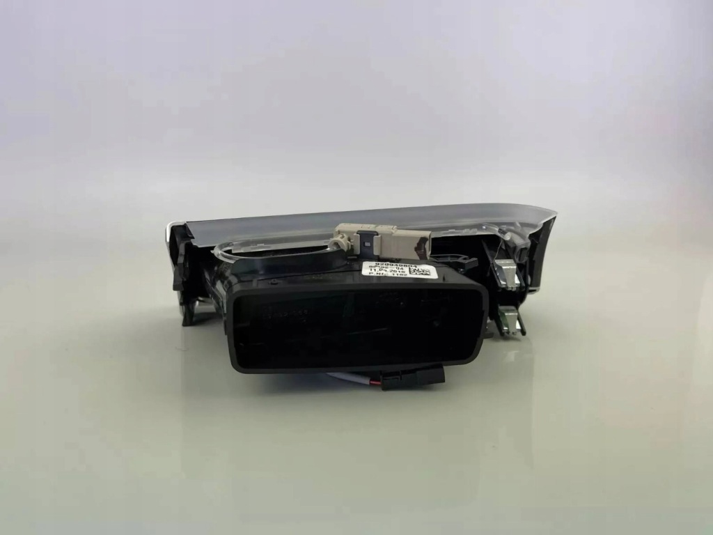 фото №10, Bmw 7 g11 g12 2017 боковая решётка обдув панели приборной панели