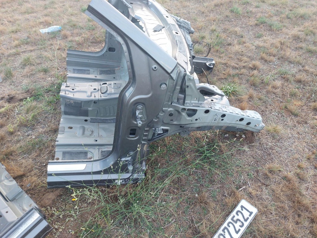 фото №2, Mercedes w246 четверть правая перед передняя