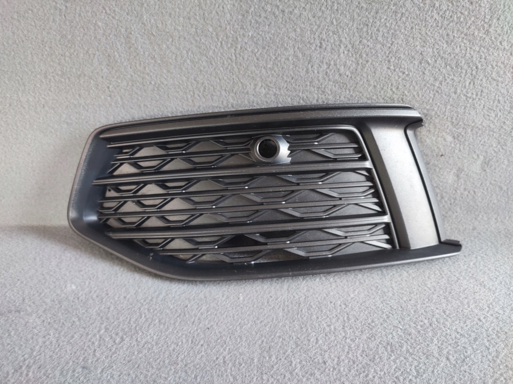 фото №1, Audi a6 c8 4k0 решётка левая рамка 4k0807681