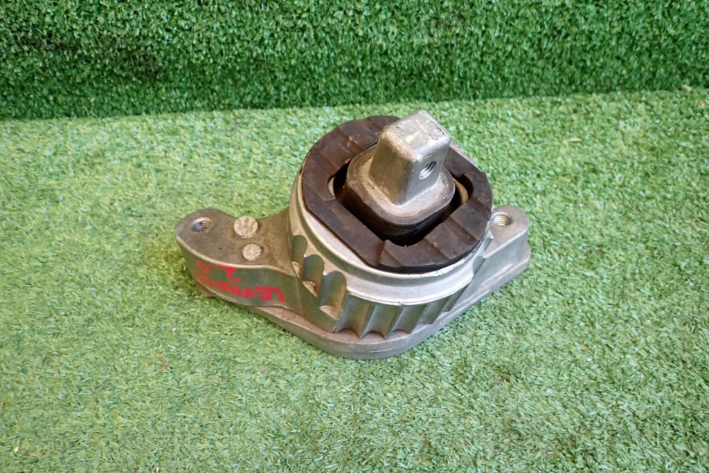 фото №1, Кронштейн подушка maserati levante 2.0 tb 06702138860