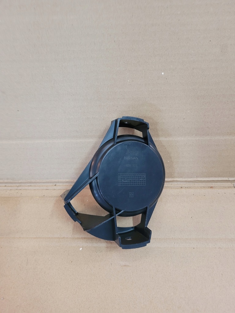 фото №1, Решётка радиатора бампера противотуманной фары правый перед note e11 06-