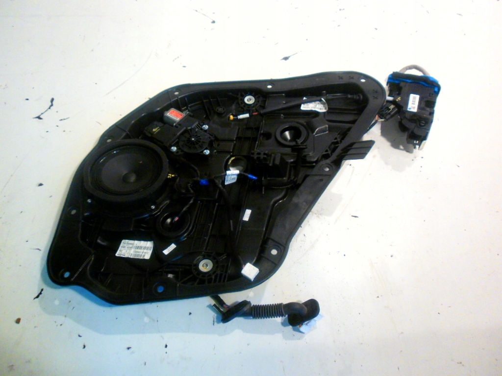 фото №1, Kia ceed ii kombi подъемник стекло ручка правый задняя