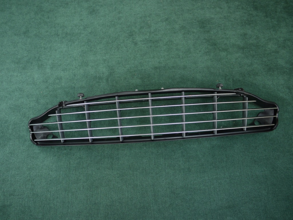 фото №1, Решётка радиатора кронштейн aston martin virage 2011-2012r