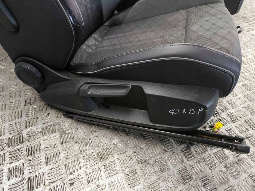 фото №13, Volkswagen golf viii 2022 сидіння / заднє сидіння / комплект