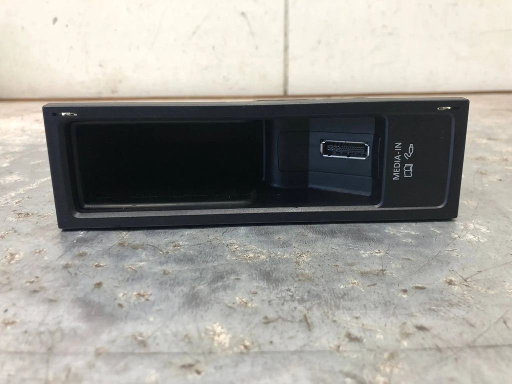 фото №1, Інтерфейс мультимедійний vw passat b7 kombi 5n0035344e