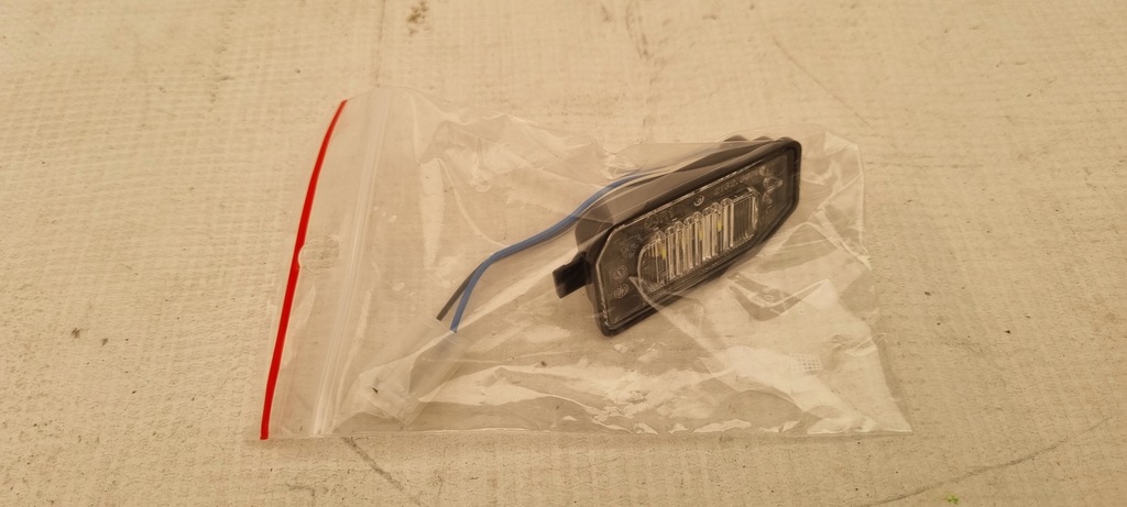 фото №1, Mercedes лампа do дзеркало led права nowa