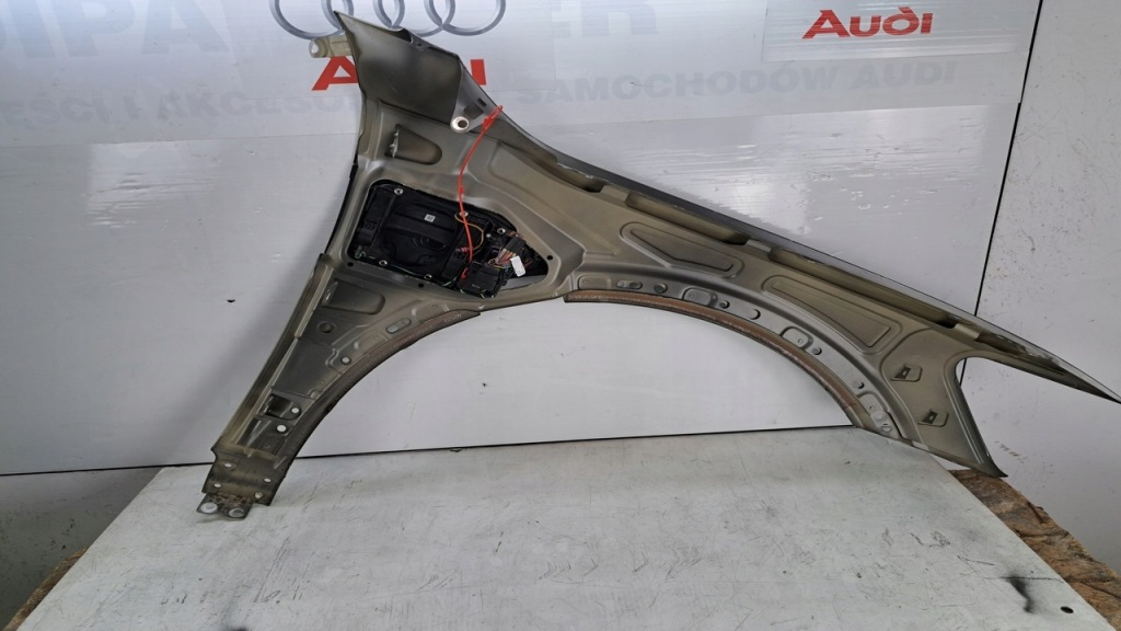 Крило audi e-tron 4k 4ke 2019-2023 оригінальний номер оригінал кришка штекер Недорого