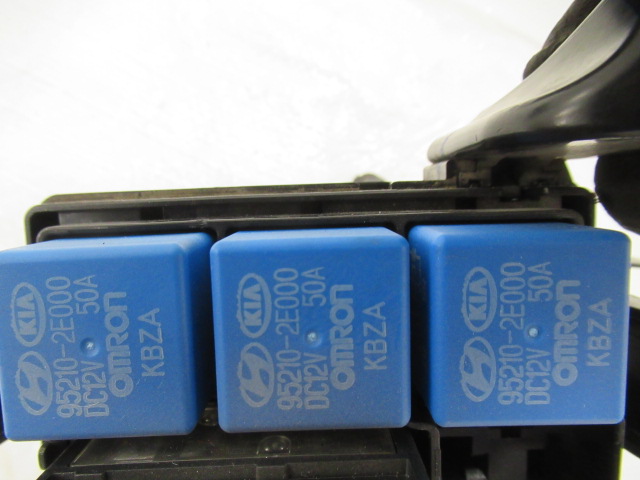 фото №10, Hyundai i40 коробка запобіжників