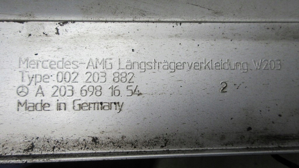 Mercedes w203 amg a2036981654 поріг правий накладка в Україні