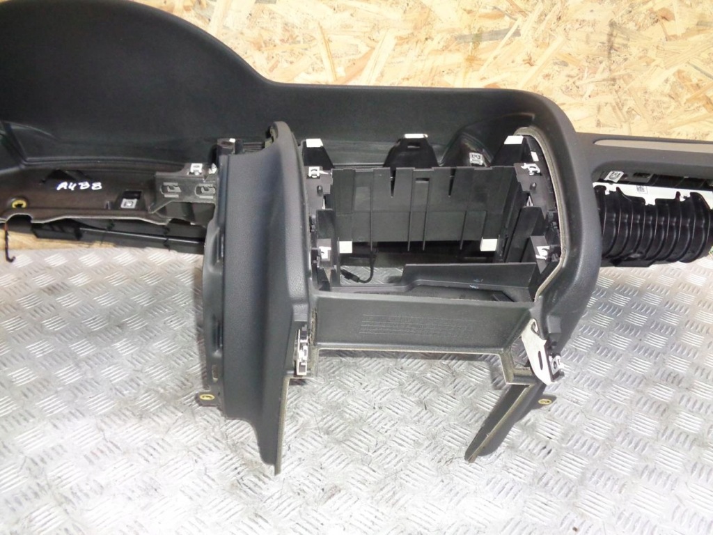 фото №13, Панель приладів приладова панель  спрацювання подушка безпеки ремені шторки безпеки audi a4 b8 08- eu