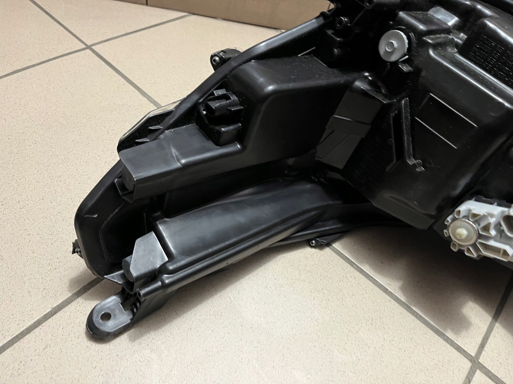 фото №15, Toyota hilux full led 20- лампа передняя перед правая