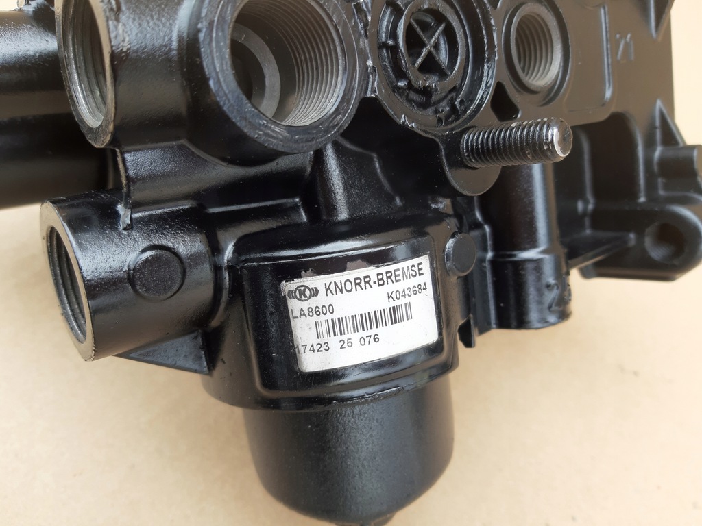 фото №8, Iveco stralis клапан осушувач la8600 k043684 knorr