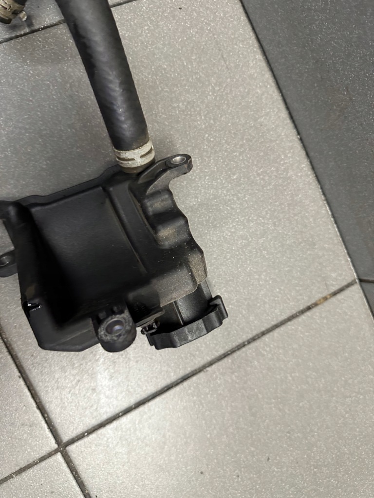 Бачок підсилювача mercedes w164 3.0 cdi a0004602283 Недорого