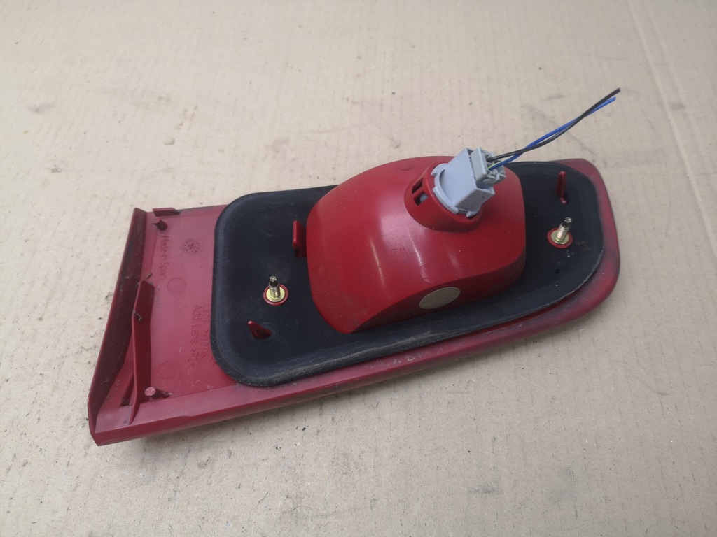 фото №7, Лампа w кришка задня права + ліва mazda ii 2 dy 03-07