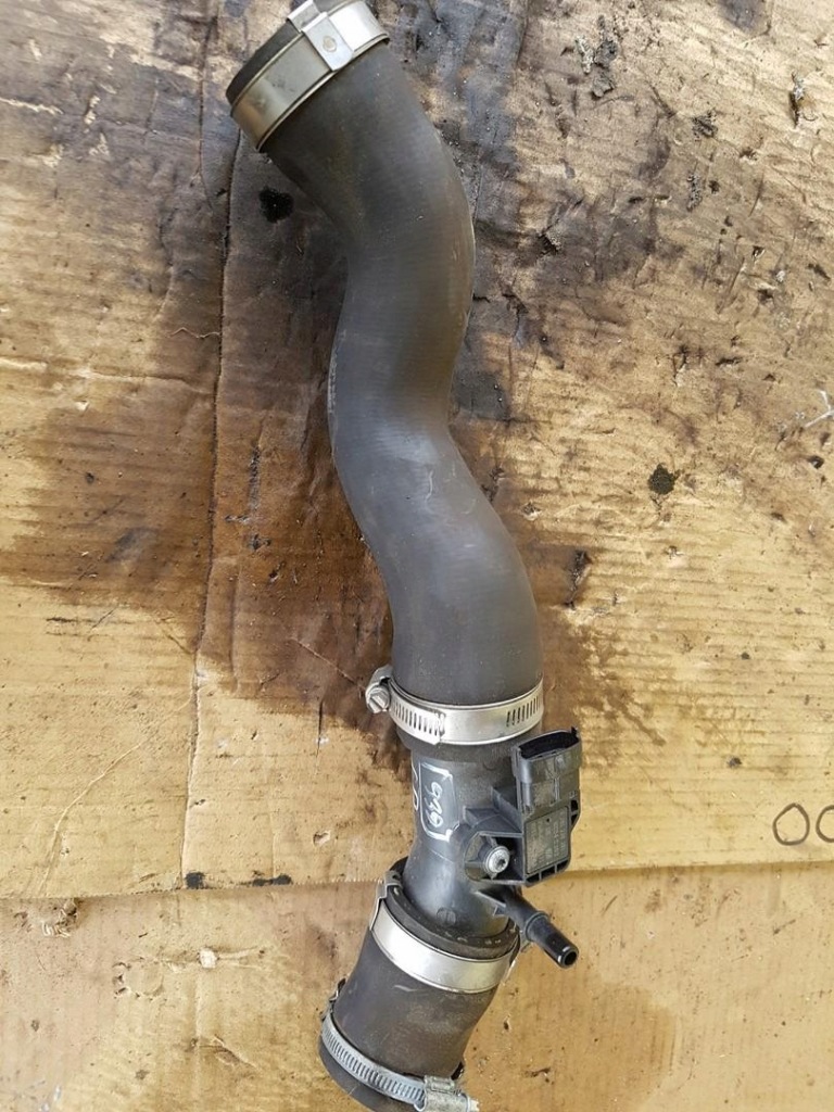 фото №1, Шланг интеркулер 1.0 fiesta mk7 0261230281