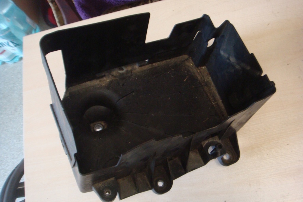 фото №1, Vw polo v 6c основание аккумулятор 1.4 tdi cus