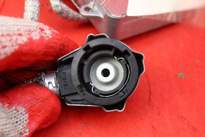 фото №8, Преобразователь ксенон ксенон левая 39000-17036 land rover discovery 3 iii 04-09