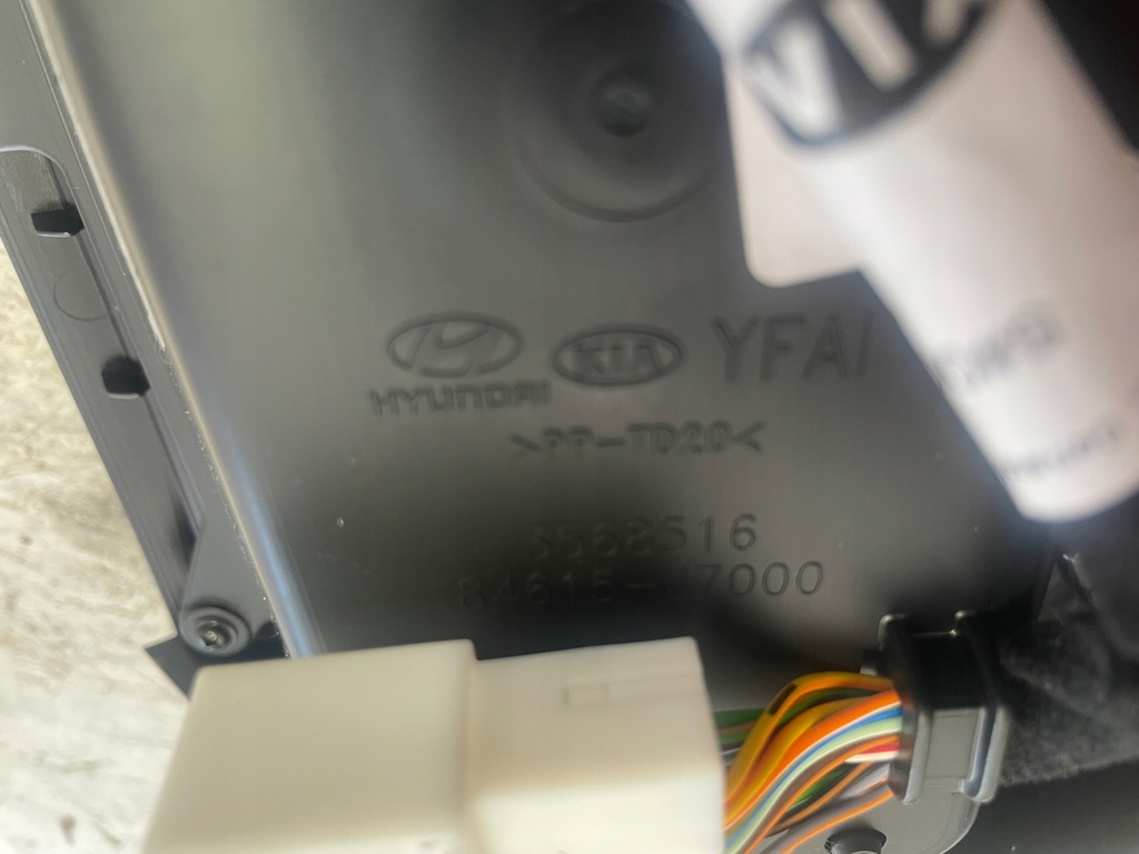 фото №7, Kia ceed iii панель средний 84631-j7100